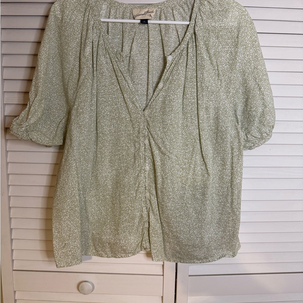 Universal Thread Light Green Blouse